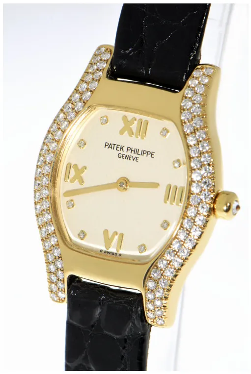 Patek Philippe Gondolo 4851 26mm Yellow gold Opal 9