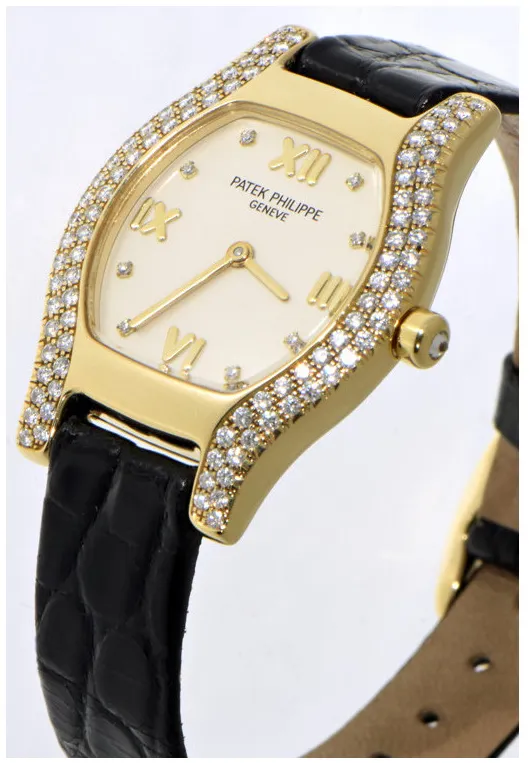 Patek Philippe Gondolo 4851 26mm Yellow gold Opal 12