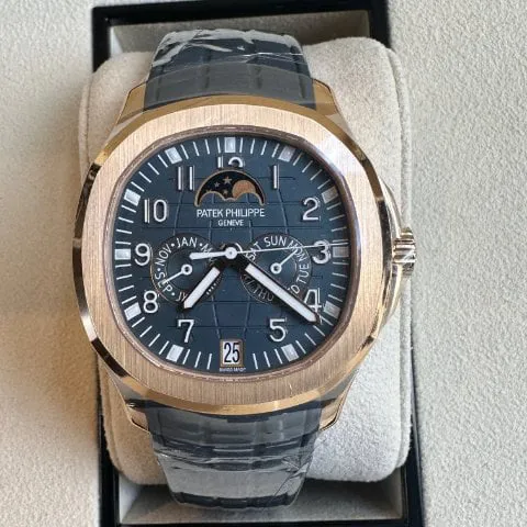 Patek Philippe Aquanaut Patek Philippe Aquanaut Luce Annual Calendar 5261R-001 Rose Gold 40mm Rose gold Blue