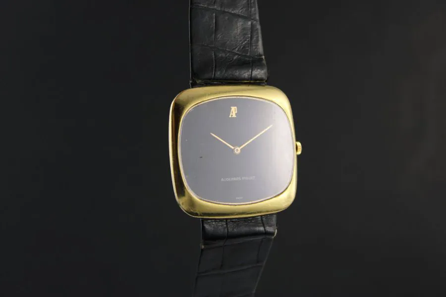 Audemars Piguet Ultra-thin Yellow gold Black