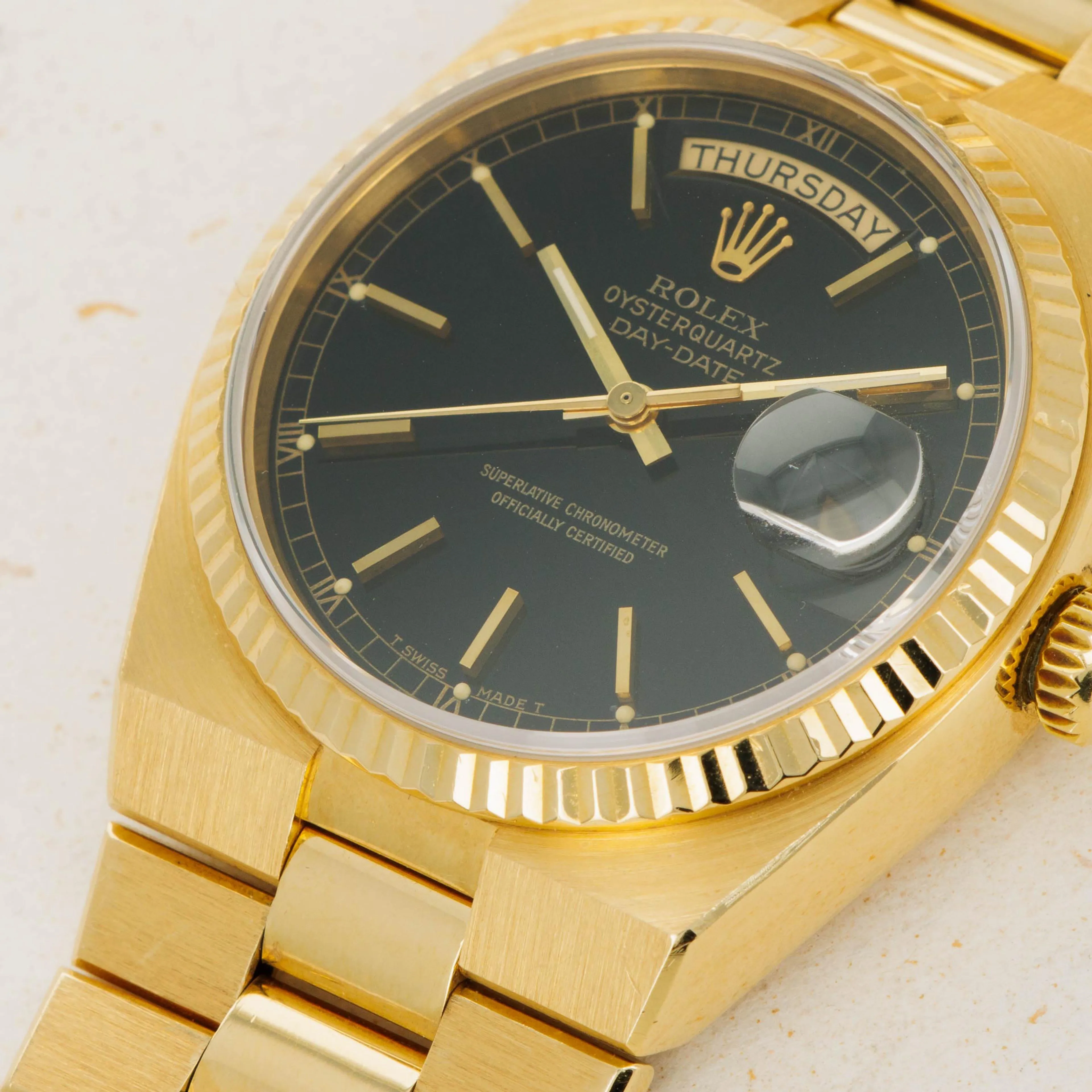 Rolex Day-Date Oysterquartz 19018 36mm Yellow gold Black 2