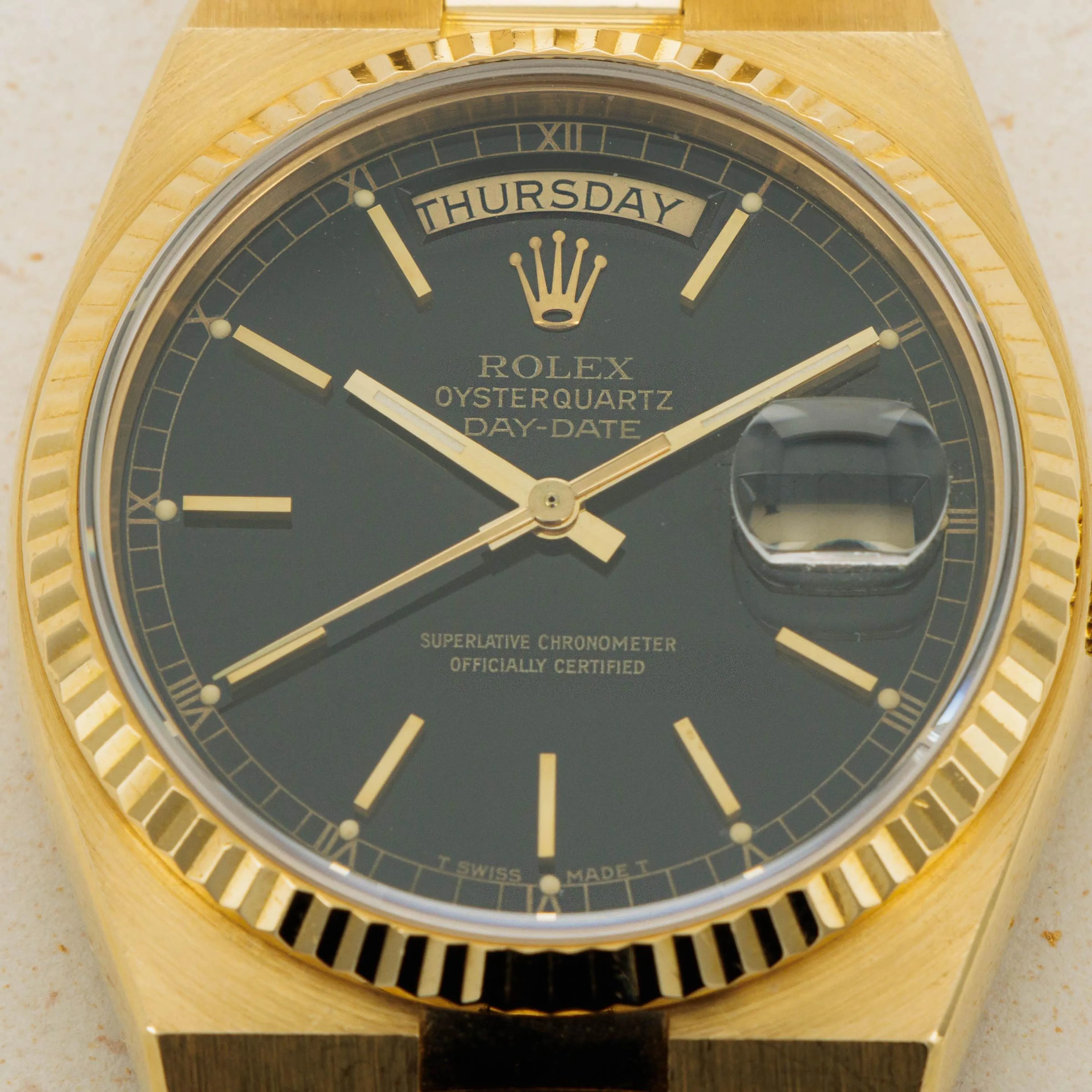 Rolex Day-Date Oysterquartz 19018 36mm Yellow gold Black 10