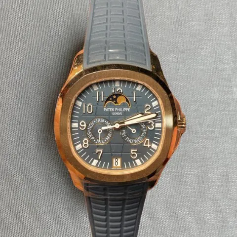 Patek Philippe Aquanaut 5261R-001 40mm Rose gold Blue