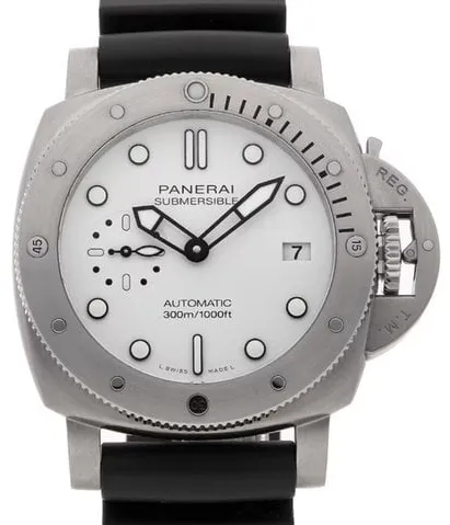 Panerai Submersible PAM02223 42mm Stainless steel White