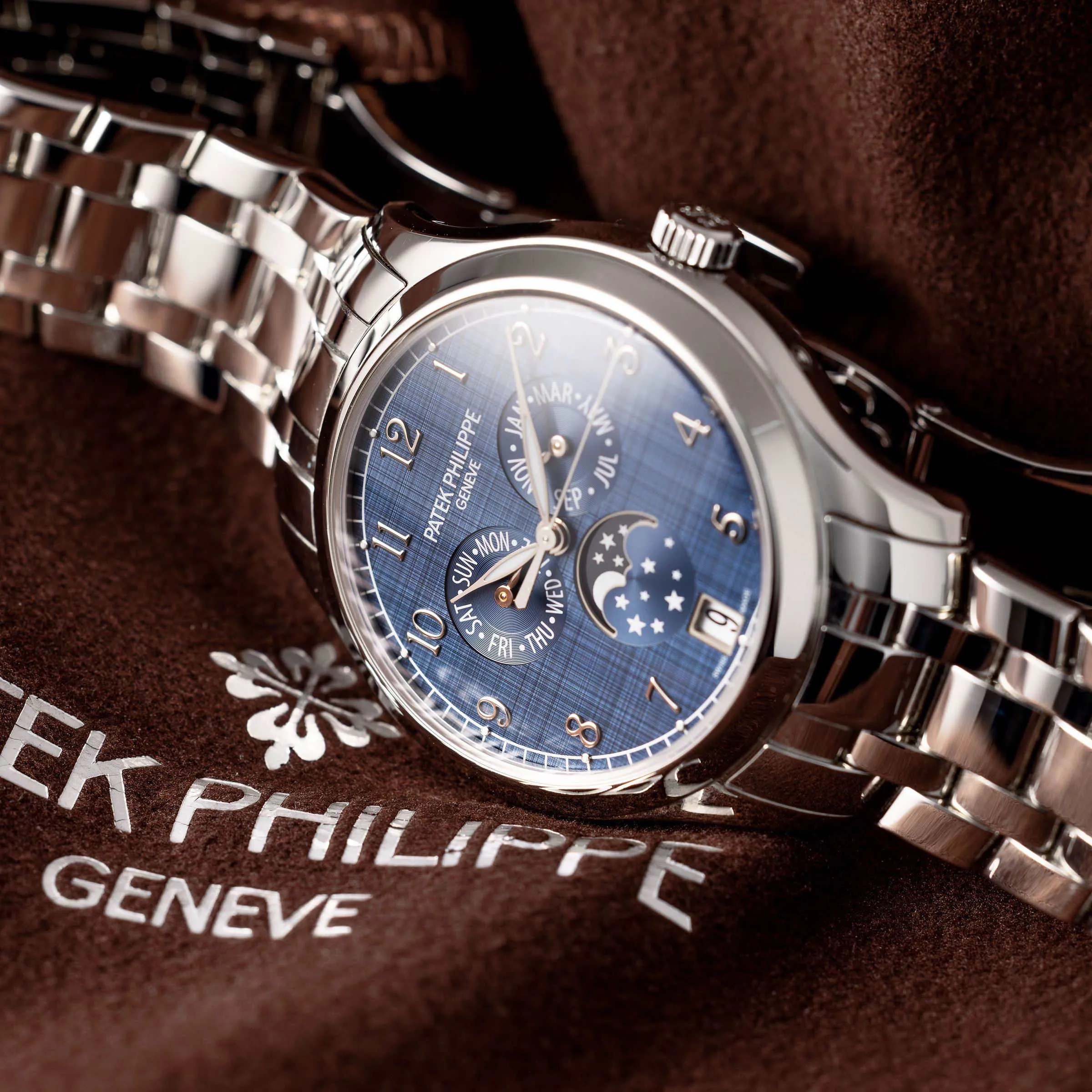 Patek Philippe Annual Calendar 4947 38mm Stainless steel Blue 6