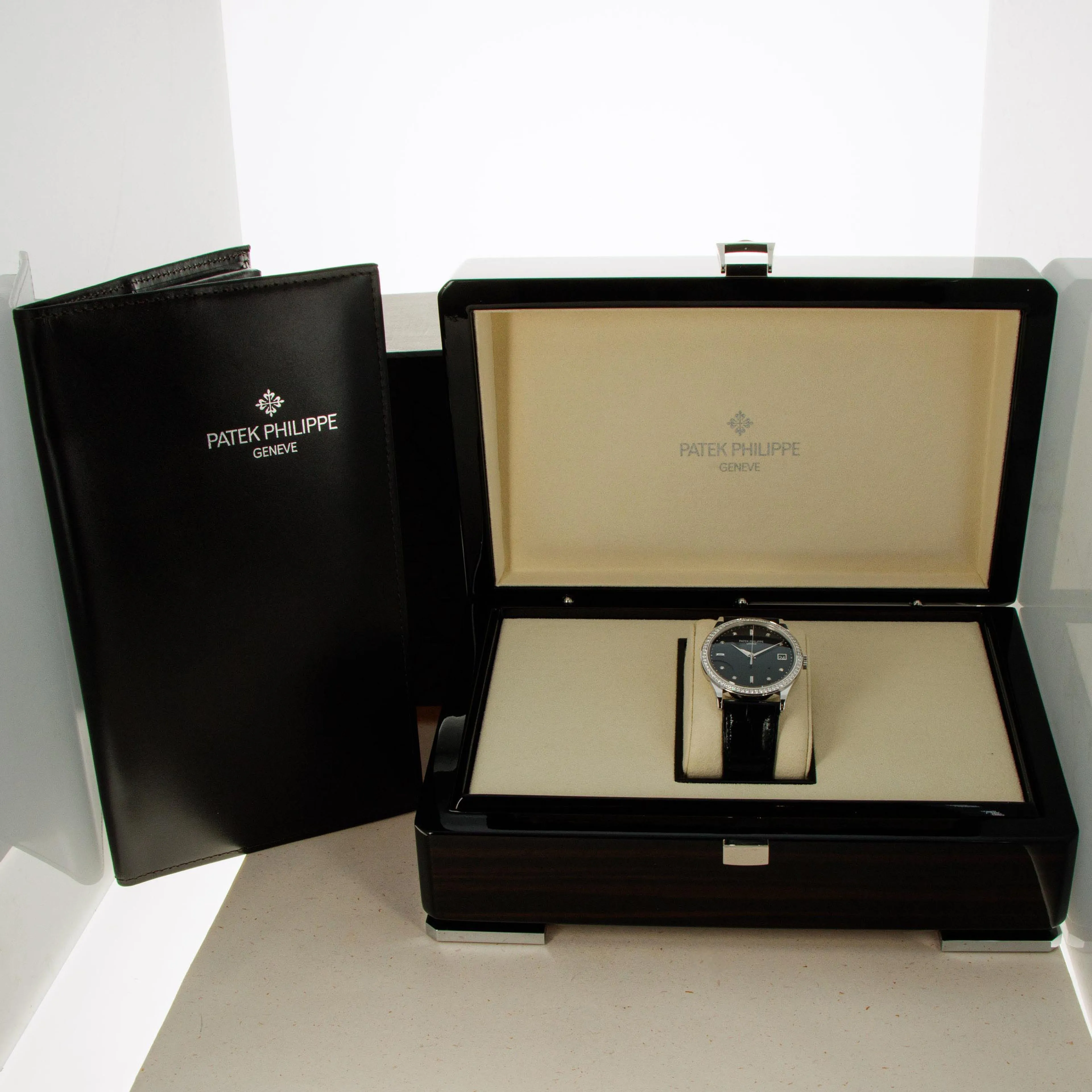 Patek Philippe Calatrava 5297 38mm White gold Black 14