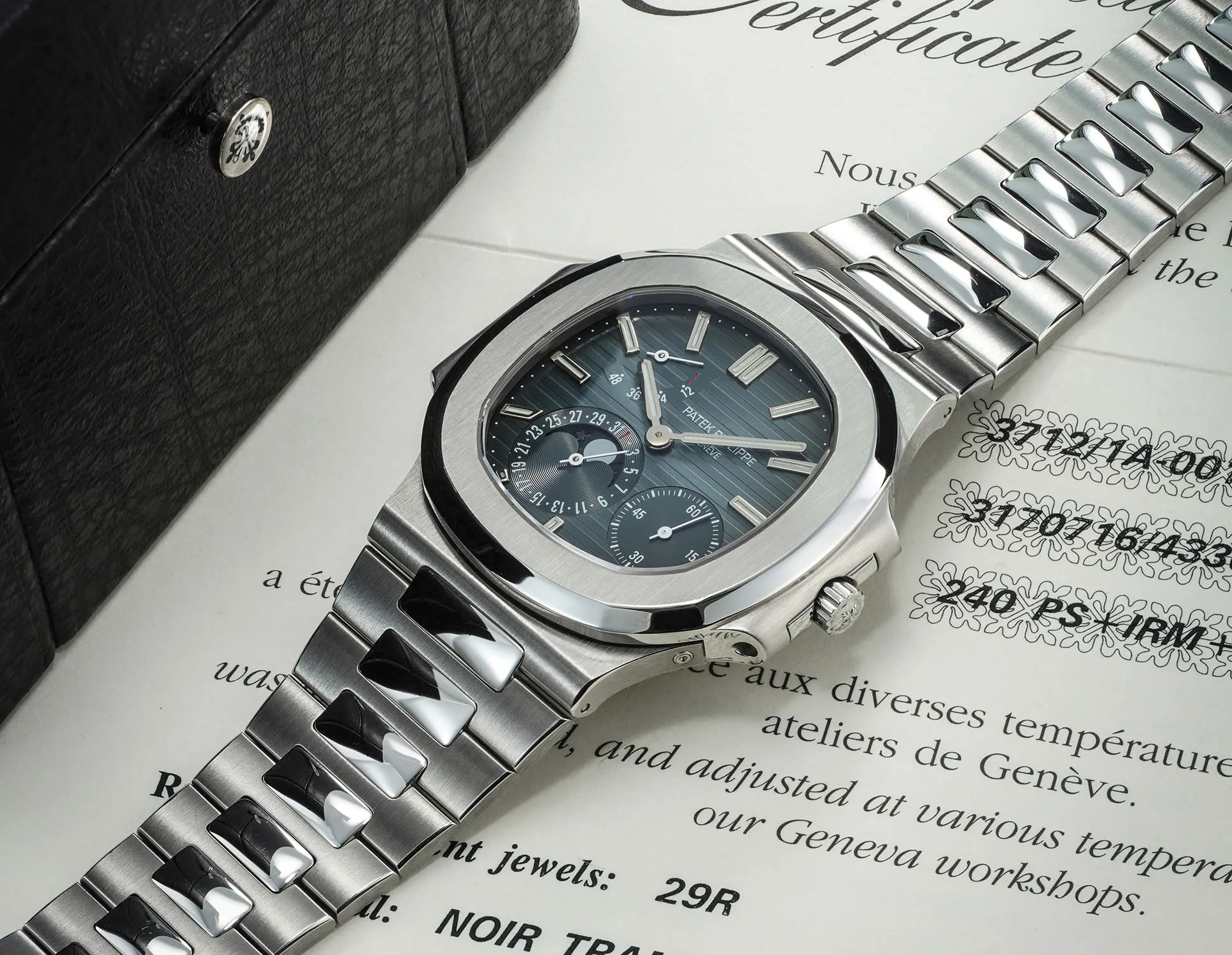 Patek Philippe Nautilus 3712/1A 42mm Stainless steel Blue 1