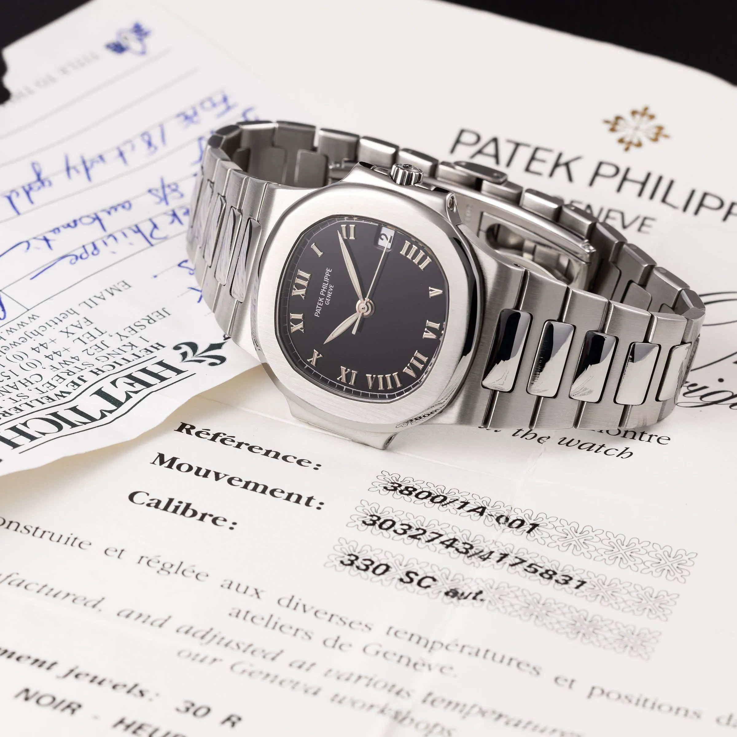 Patek Philippe Nautilus 3800/1A 37.5mm Stainless steel Black 4