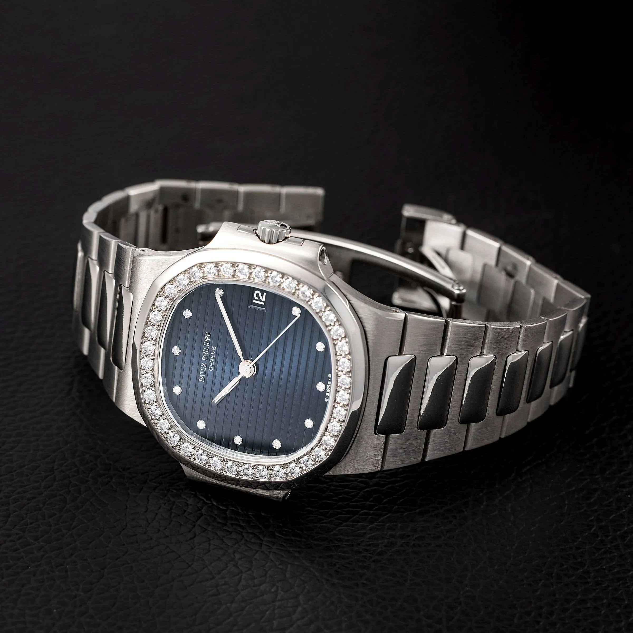 Patek Philippe Nautilus 3800/3 37.5mm Platinum Blue 7