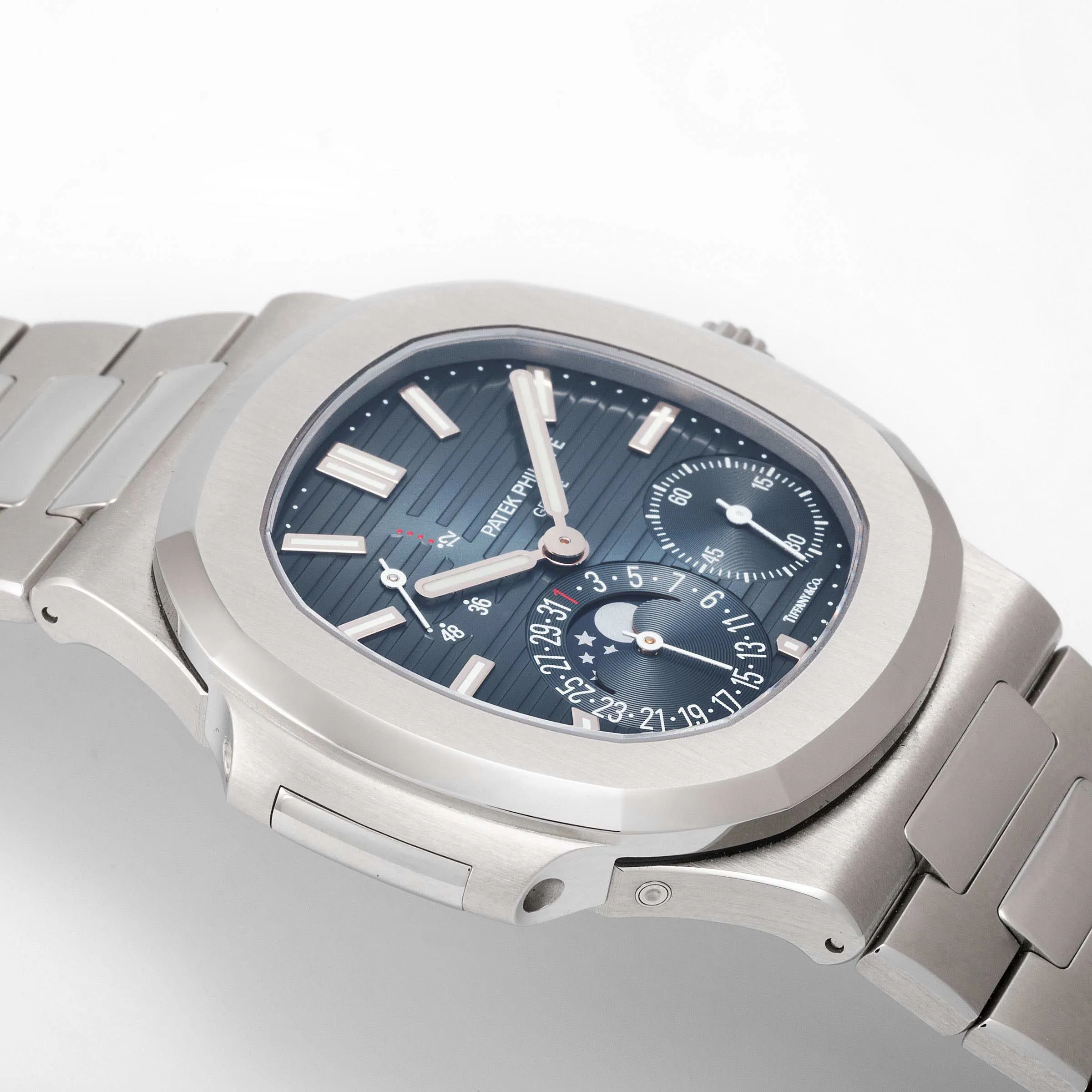 Patek Philippe Nautilus 5712/1A 40mm Stainless steel Blue 2