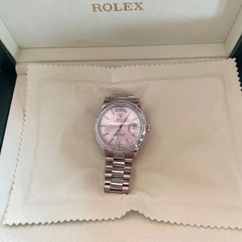 Rolex Day-Date 36 118239 36mm White gold Gray