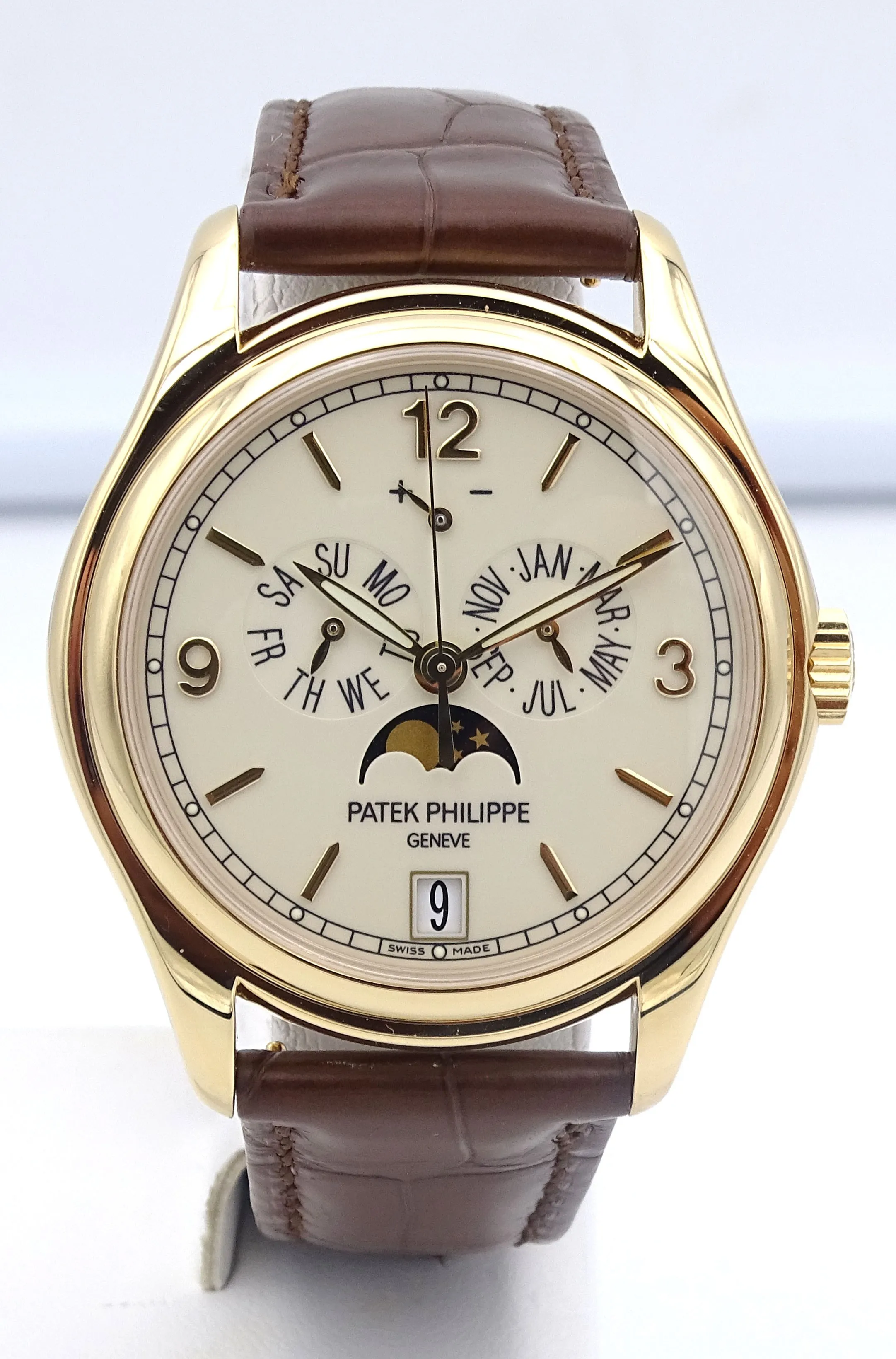 Patek Philippe Annual Calendar 5146J-001 39mm Yellow gold Beige 1