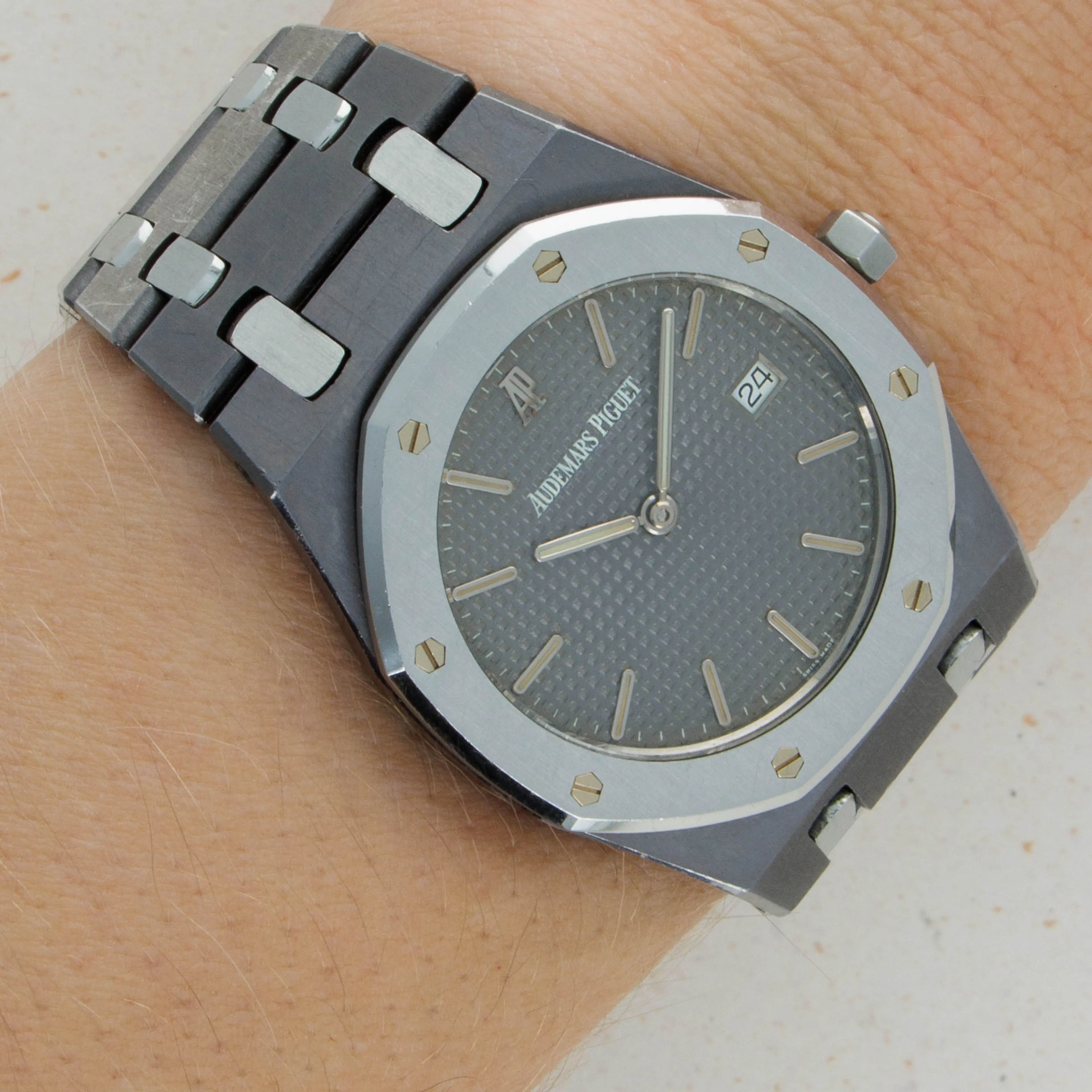 Audemars Piguet Royal Oak 56175TT 33mm Stainless steel and Tantalum Gray 12