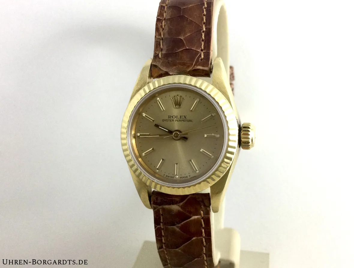 Rolex Oyster Perpetual 26 67198 26mm Yellow gold Gold