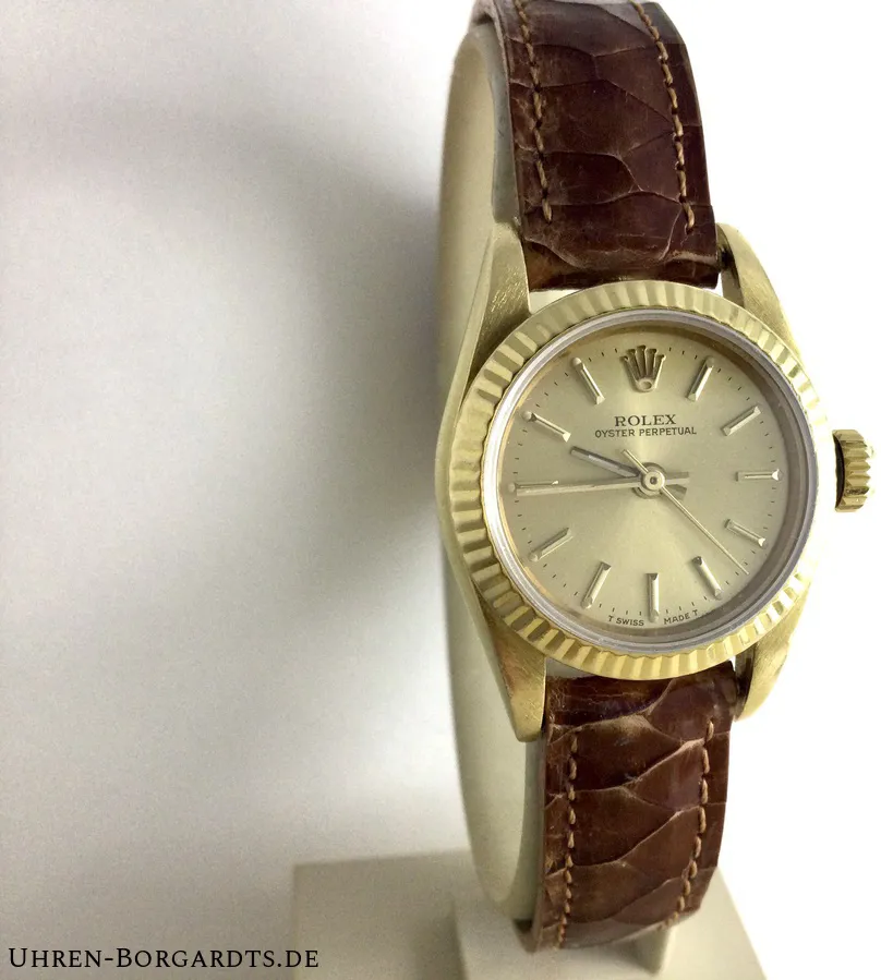 Rolex Oyster Perpetual 26 67198 26mm Yellow gold Gold 1