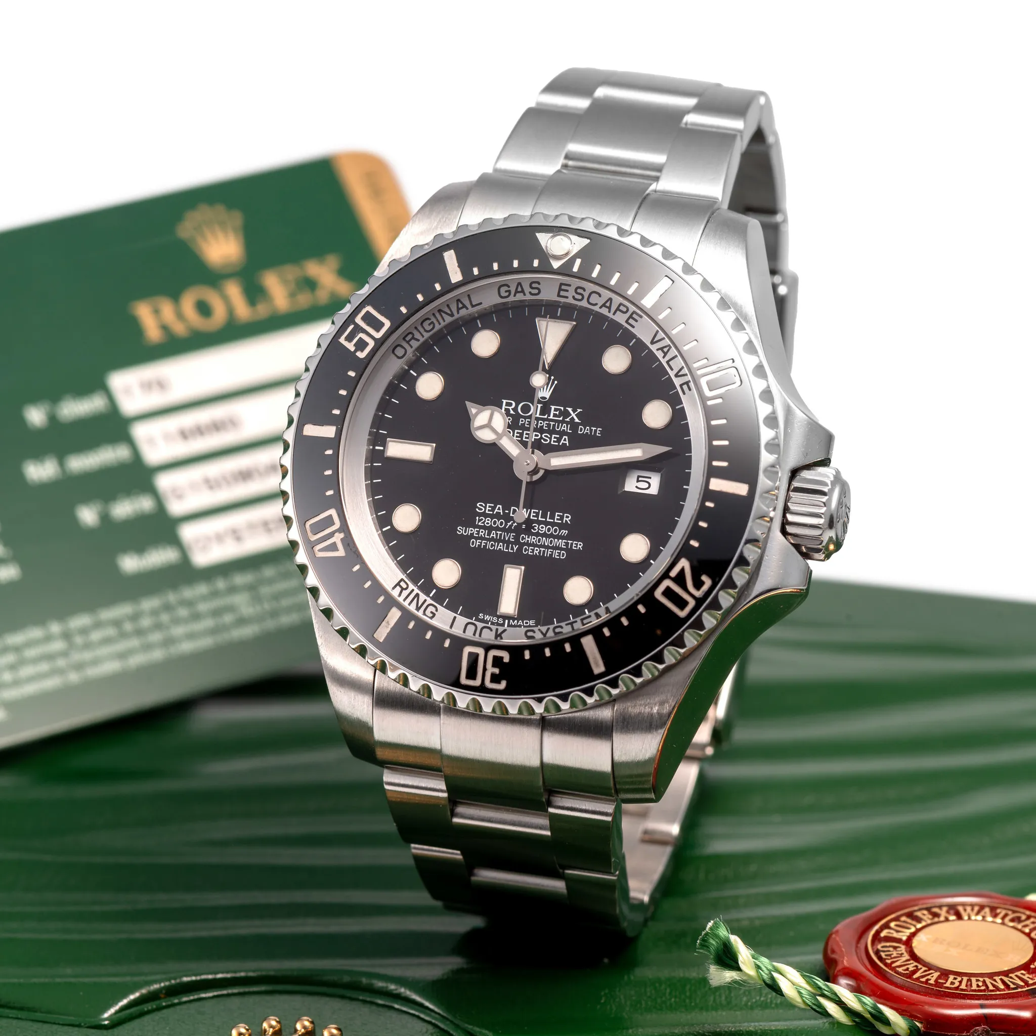 Rolex Sea-Dweller 16660 44mm Stainless steel Black