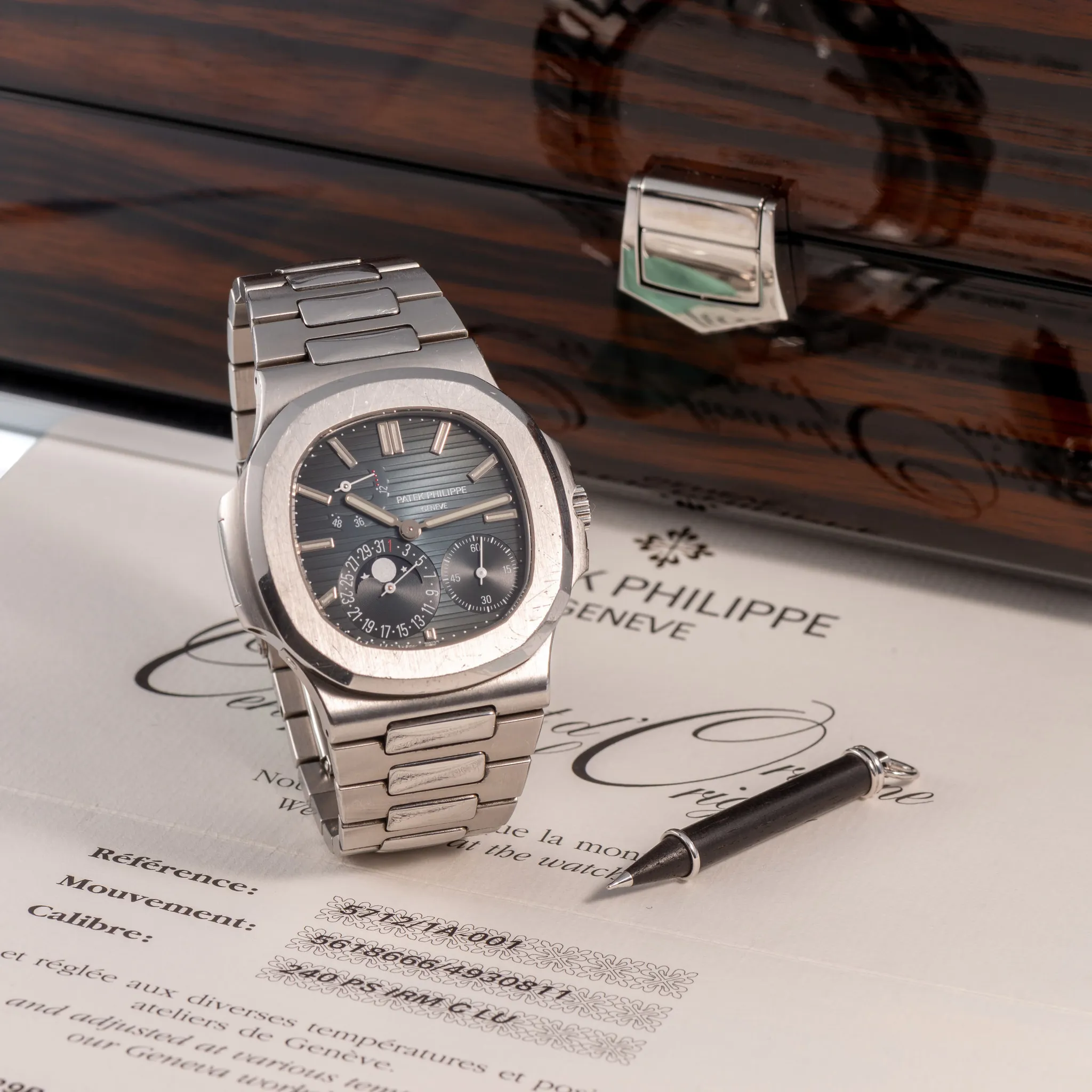 Patek Philippe Nautilus Moonphase 5712/1A-001 38mm Stainless steel Blue 1