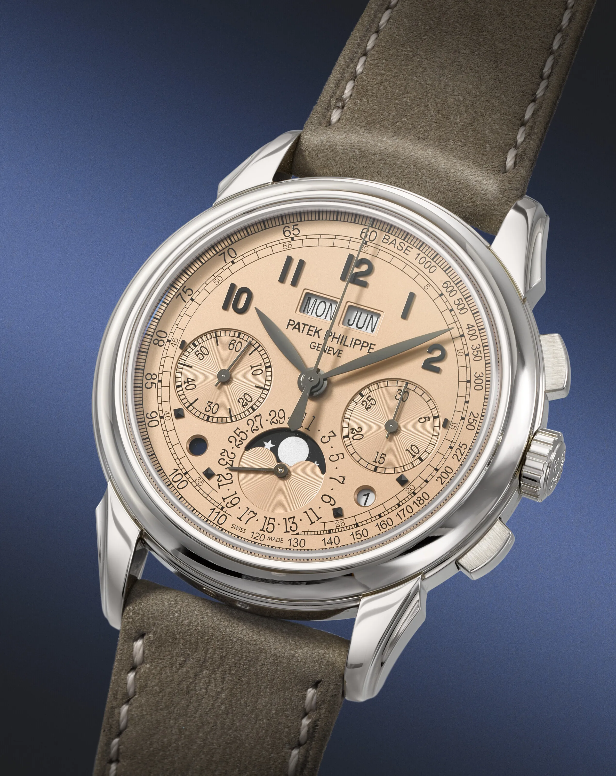 Patek Philippe Perpetual Calendar Chronograph 5270P-001 41mm Platinum Salmon 1