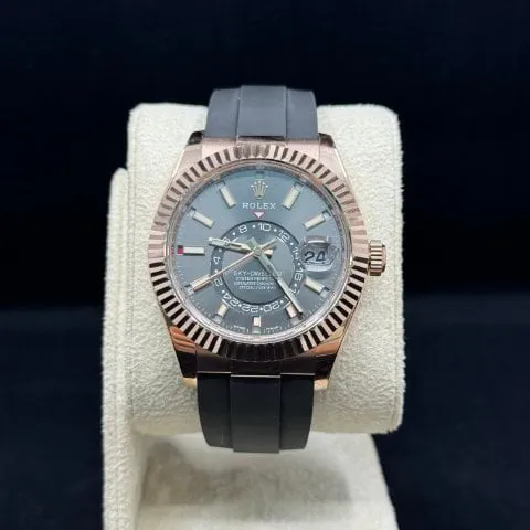 Rolex Sky-Dweller 326235 42mm Rose gold Grey