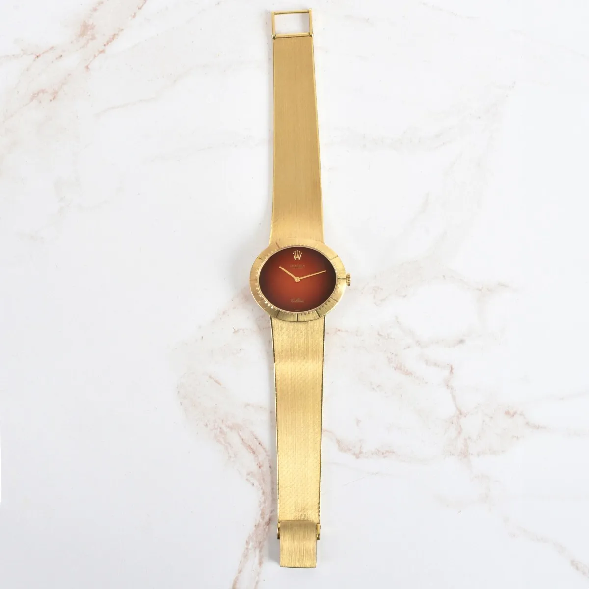 Rolex Cellini 4083 32mm Yellow gold Red