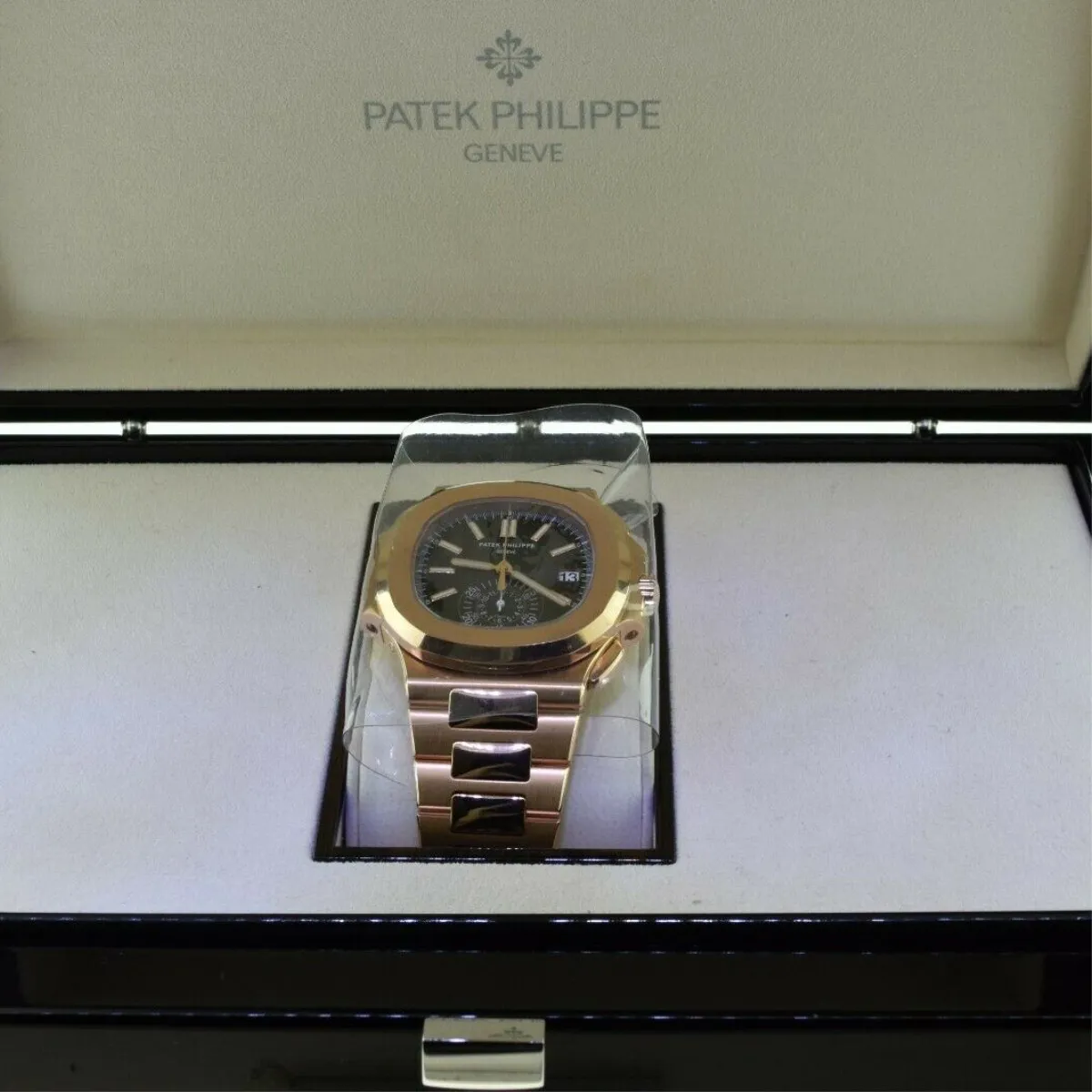 Patek Philippe Nautilus 5980/1R 40.5mm Rose gold Black 2