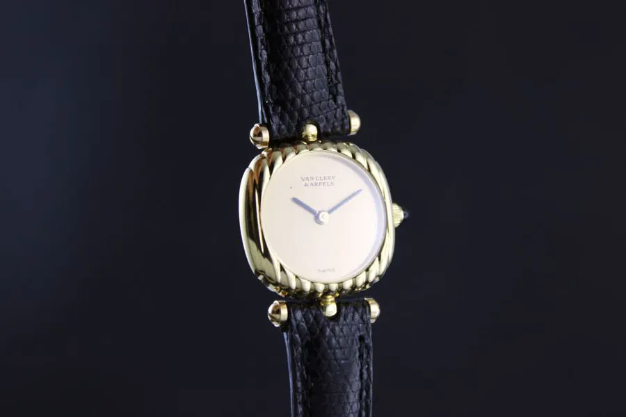 Van Cleef & Arpels 22mm Yellow gold Champagne 1