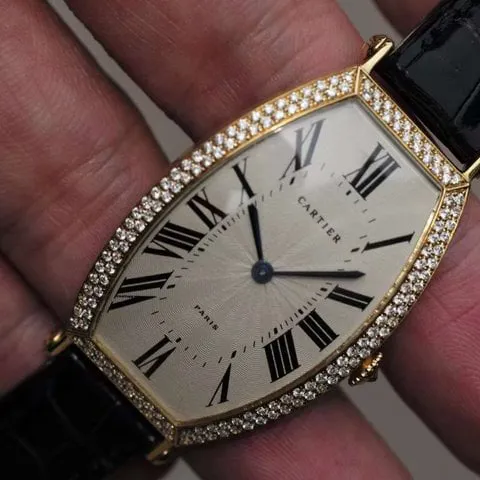 Cartier Tonneau 26mm Yellow gold White