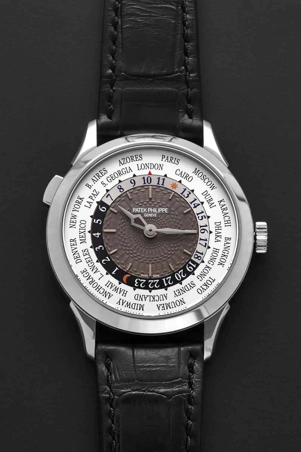 Patek Philippe World Time 5230G 38.5mm White gold Gray