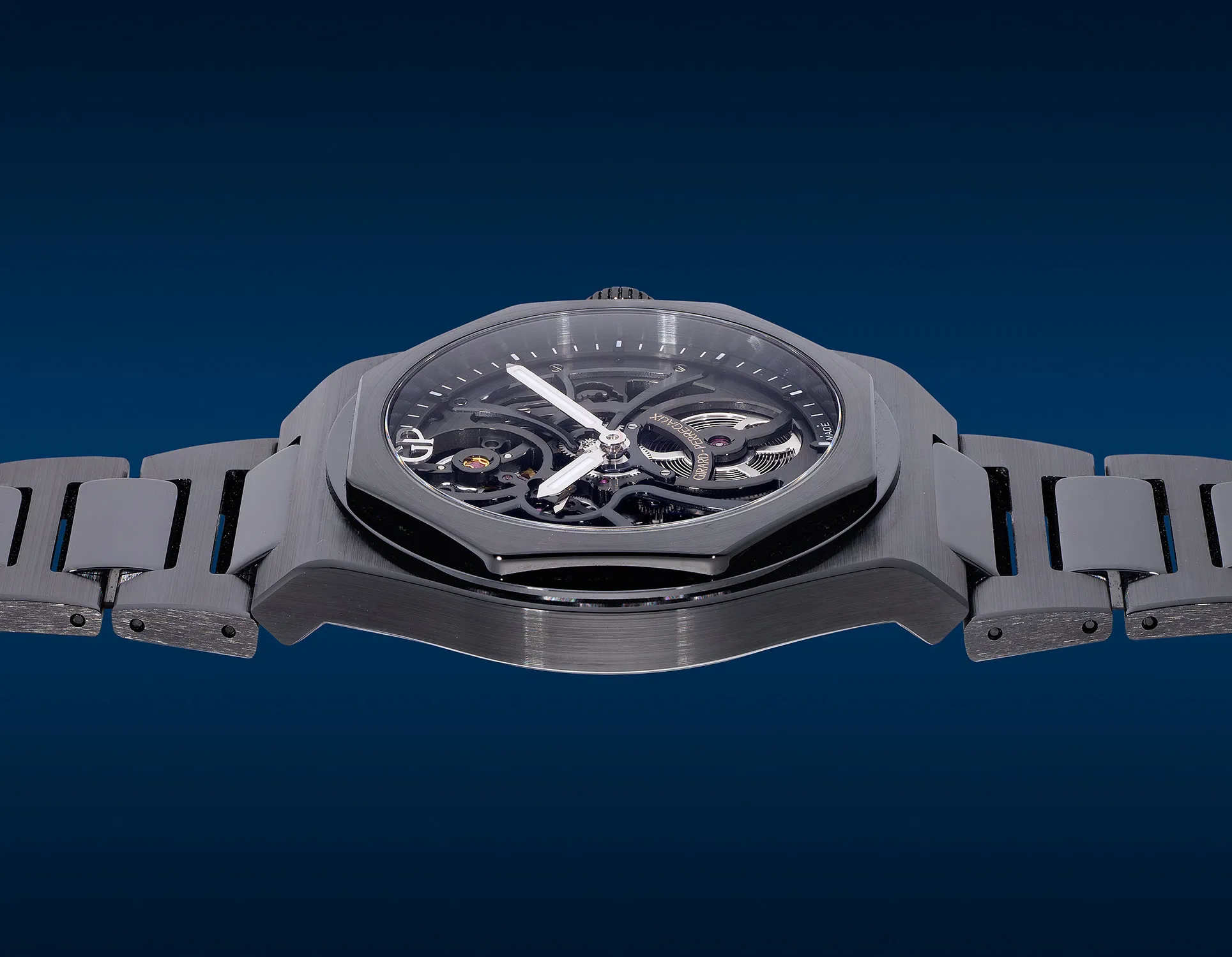 Girard-Perregaux Laureato 81015 42mm Ceramic Skeletonized 4