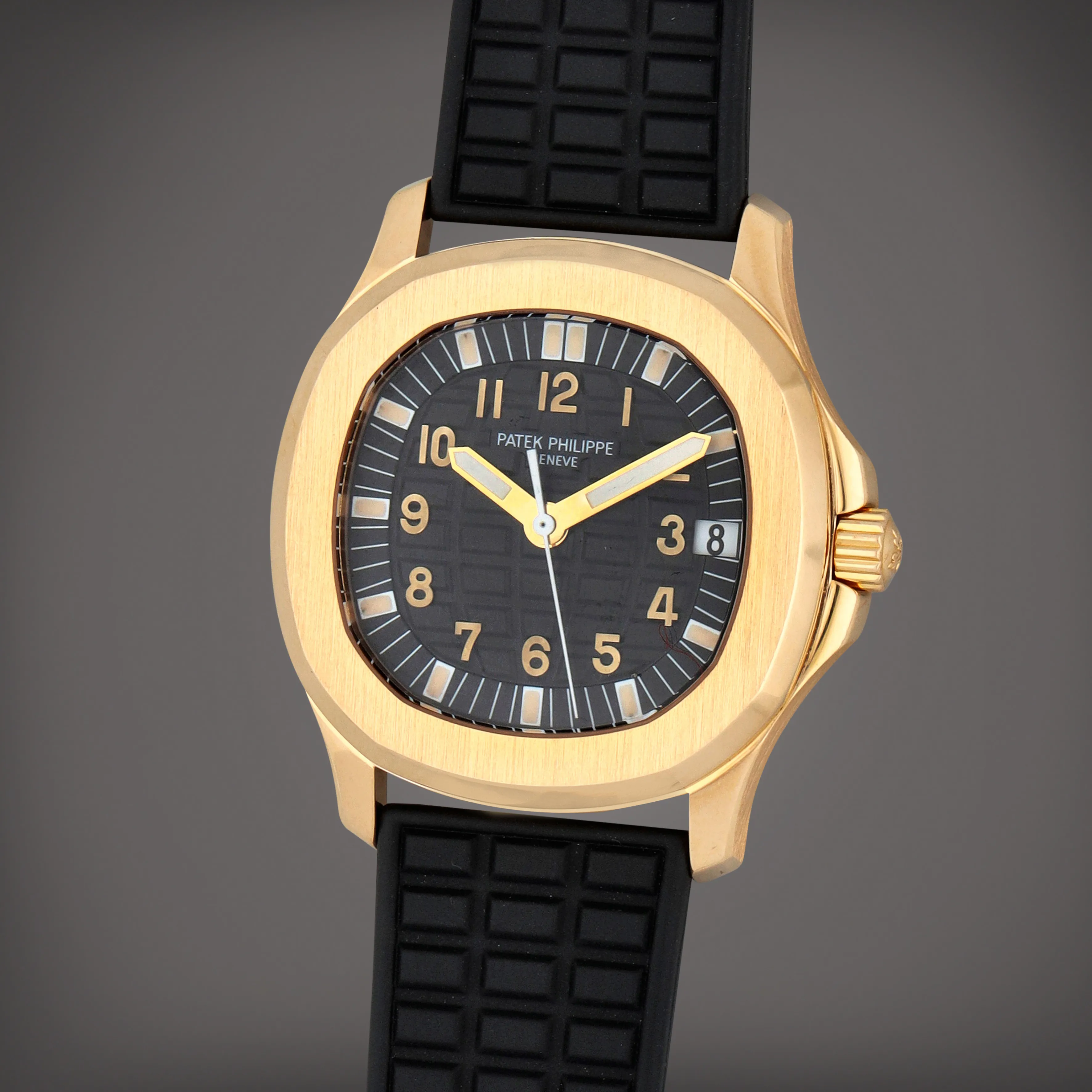 Patek Philippe Aquanaut 5066J 34mm Yellow gold Black