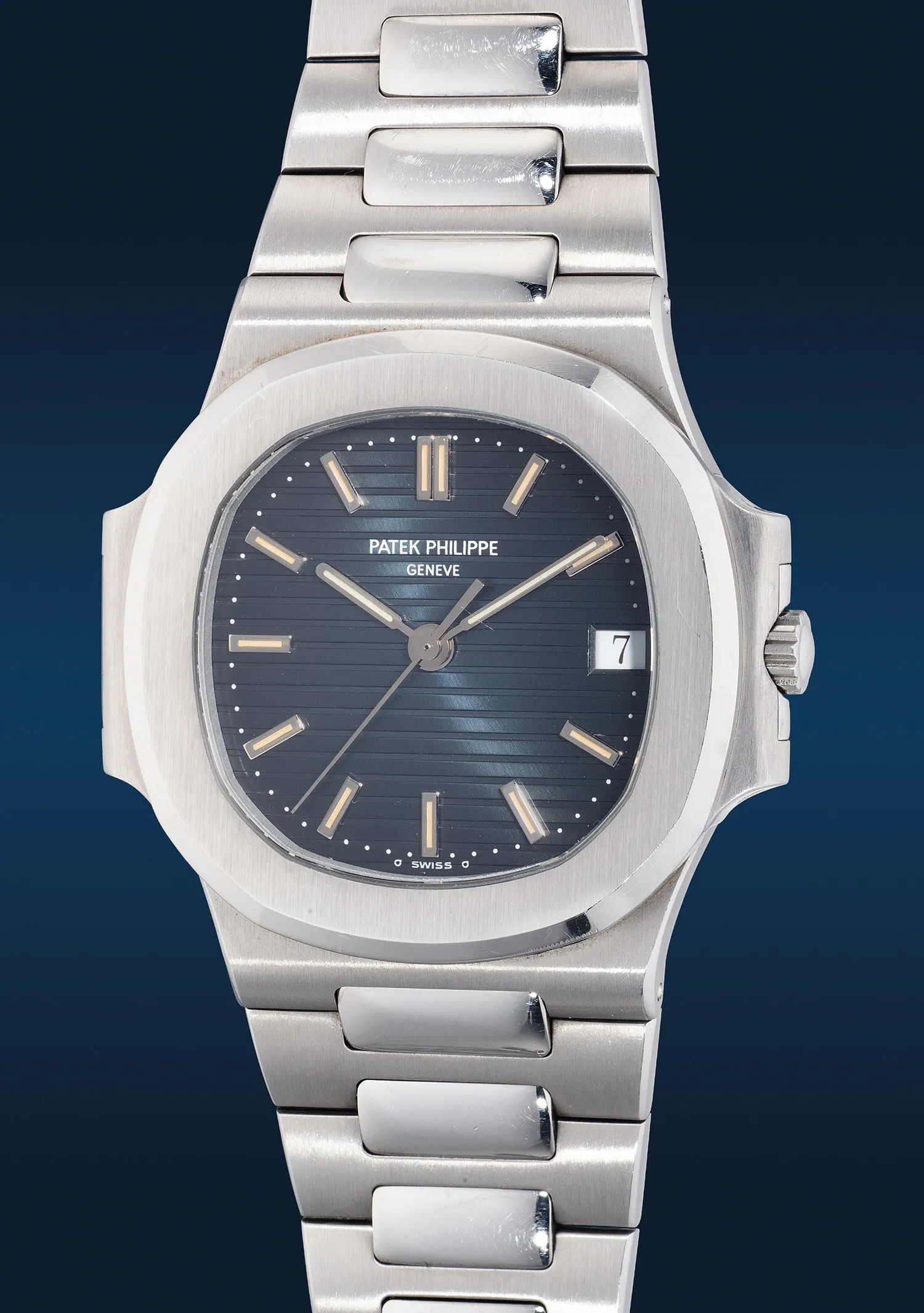 Patek Philippe Nautilus 3800/001 37.5mm Stainless steel Blue