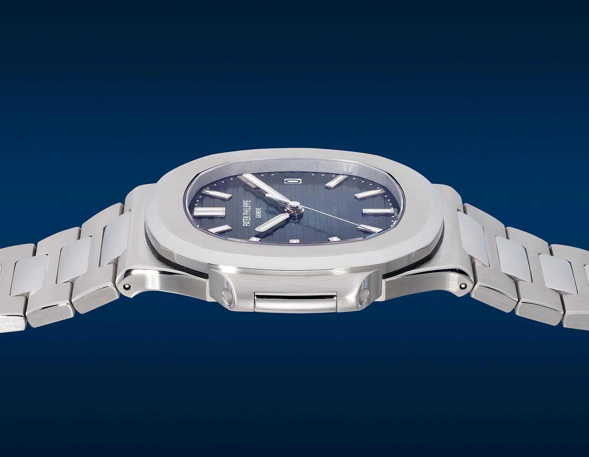 Patek Philippe Nautilus 5711/1A-010 40mm Stainless steel Blue 4