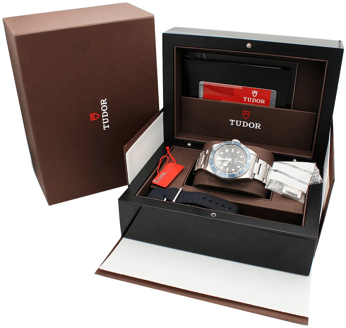 Tudor Black Bay 79230B 41mm 7