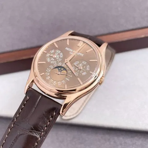 Patek Philippe Perpetual Calendar 5140R 39mm Rose gold Brown