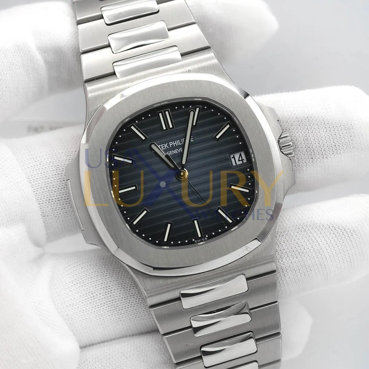 Patek Philippe Nautilus 5711/1A-010 40mm Stainless steel Blue 1