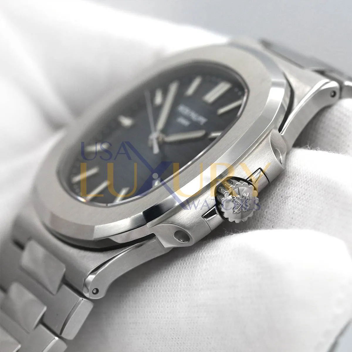 Patek Philippe Nautilus 5711/1A-010 40mm Stainless steel Blue 3