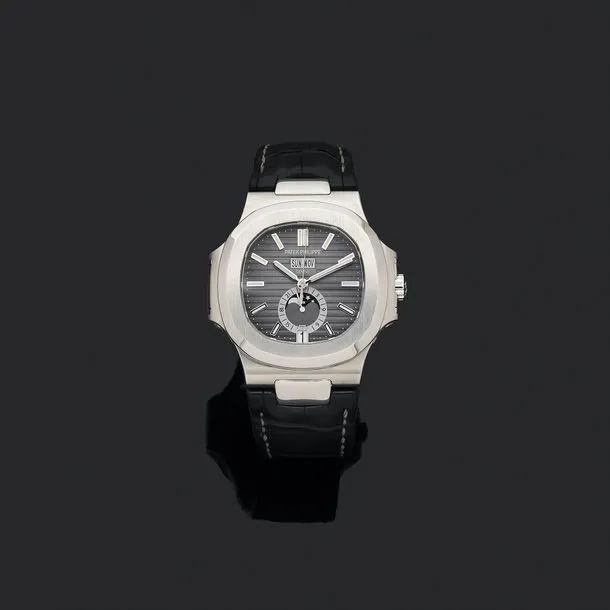 Patek Philippe Nautilus 5726A-001 40.5mm Stainless steel Gray