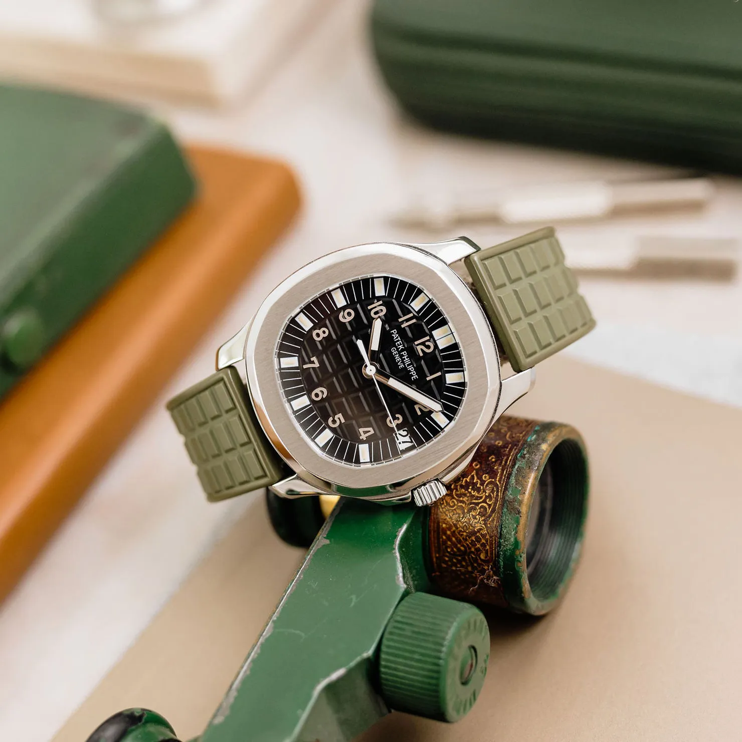 Patek Philippe Aquanaut 5065A-001 38mm Stainless steel Tritium dial 9