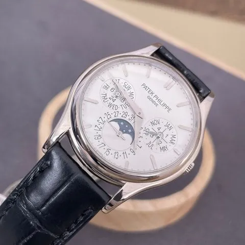 Patek Philippe Perpetual Calendar 5140G-001 37mm White gold Black