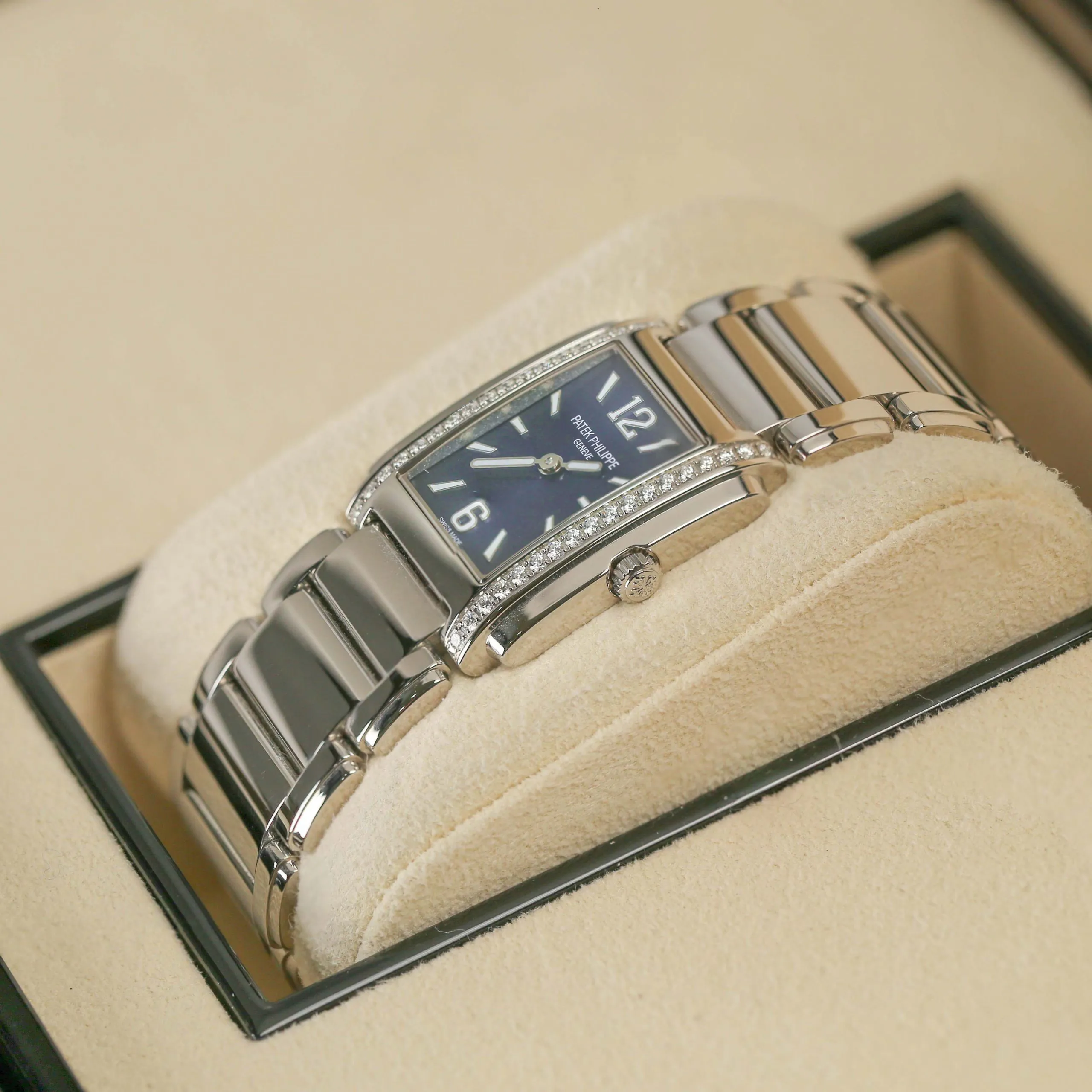 Patek Philippe Twenty~4 4910/1200A-001 25mm Stainless steel Blue 4