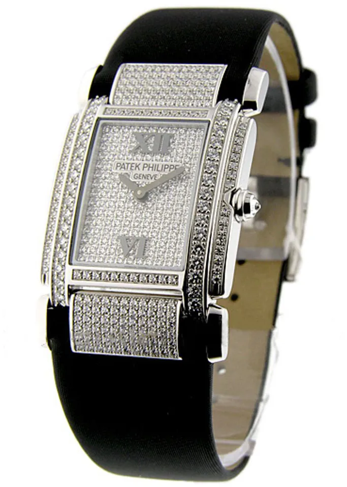 Patek Philippe Twenty~4 4910G-001 30mm White gold and 18k white gold and Diamond Paved