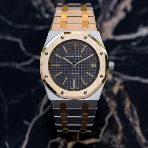 Audemars Piguet Royal Oak 5402SA 39mm Gold/steel Grey