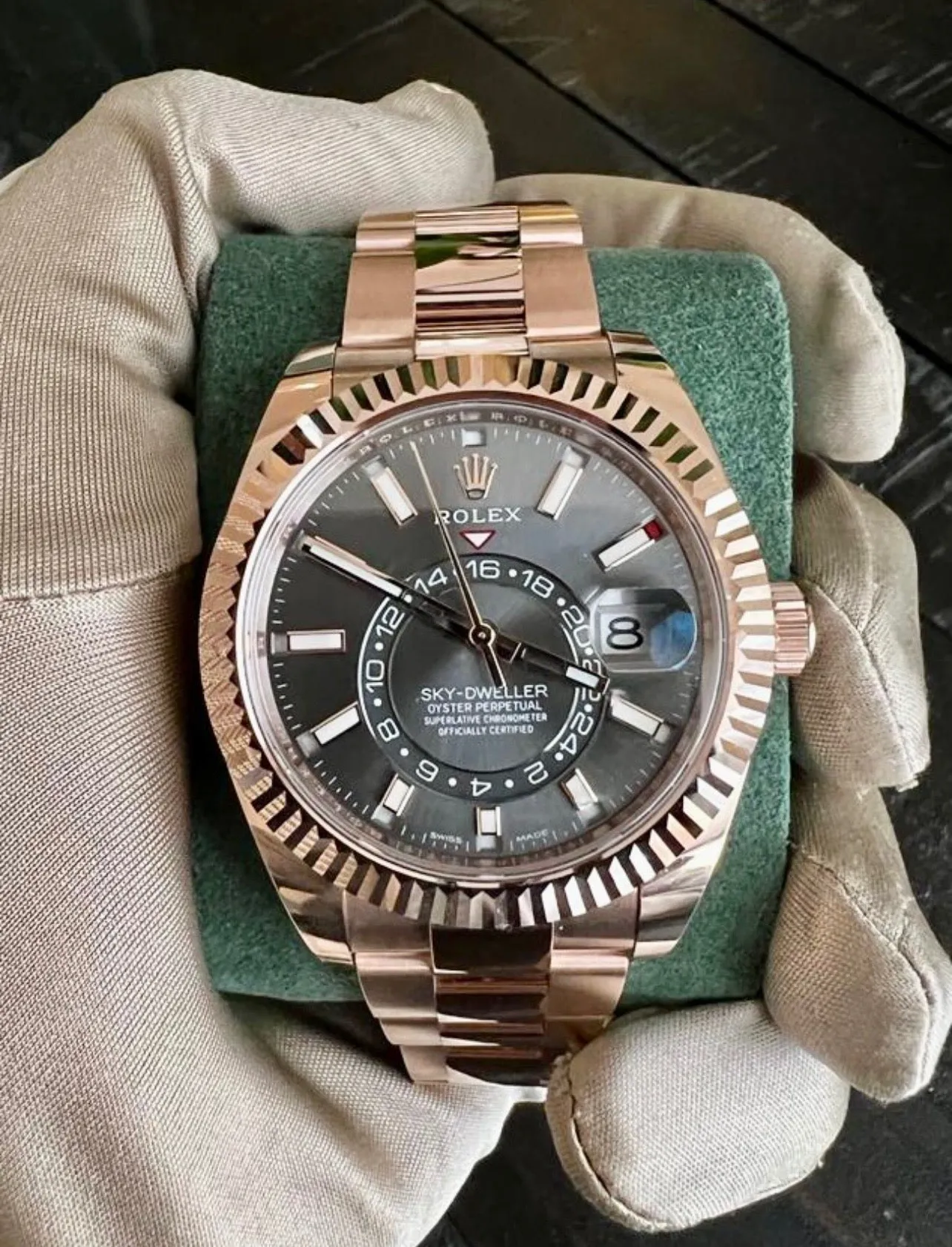 Rolex Sky-Dweller 326935 Rose gold Gray