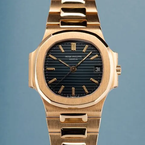 Patek Philippe Nautilus 3800/001J 37.5mm Yellow gold Blue