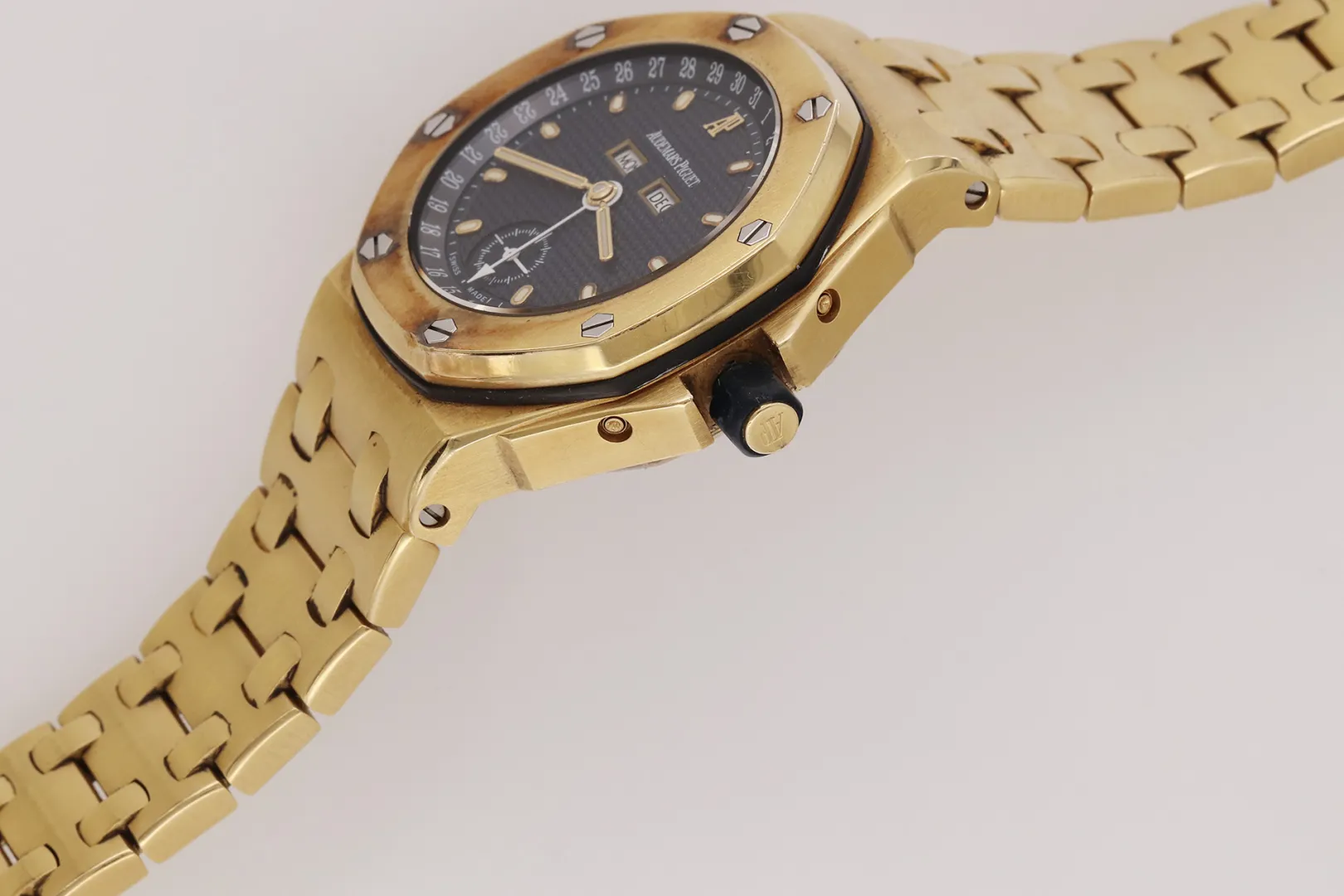 Audemars Piguet Royal Oak Offshore 25807-BA 38mm Yellow gold Black 11