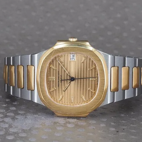 Patek Philippe Nautilus 3900 33mm Stainless steel Champagne