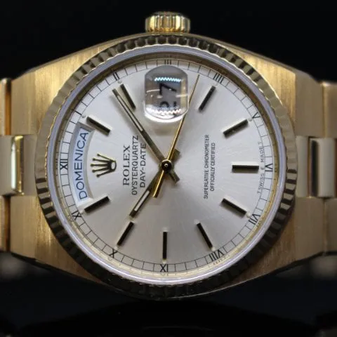 Rolex Day-Date Oysterquartz 19018 36mm Yellow gold White