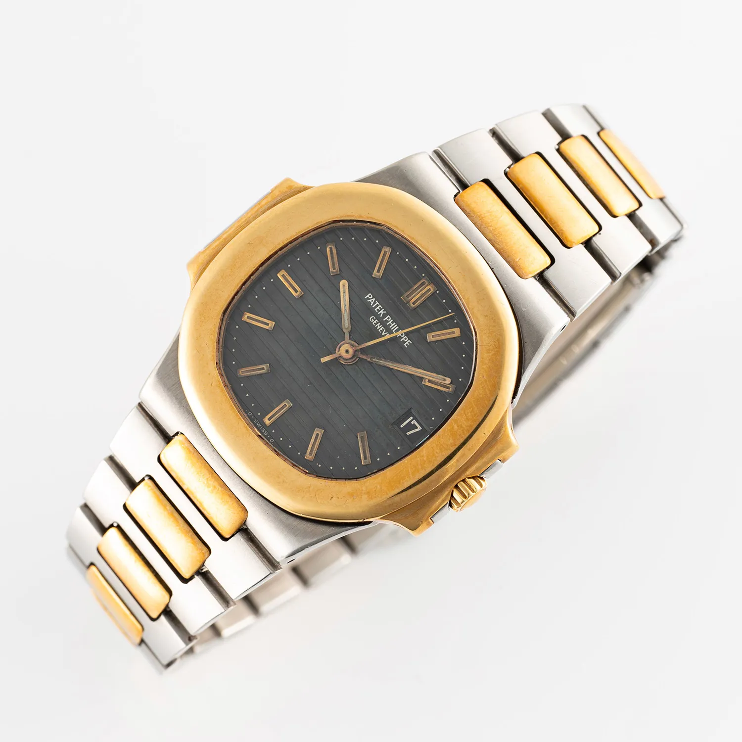 Patek Philippe Nautilus 3800/001 37mm Yellow gold and Stainless steel Black 3