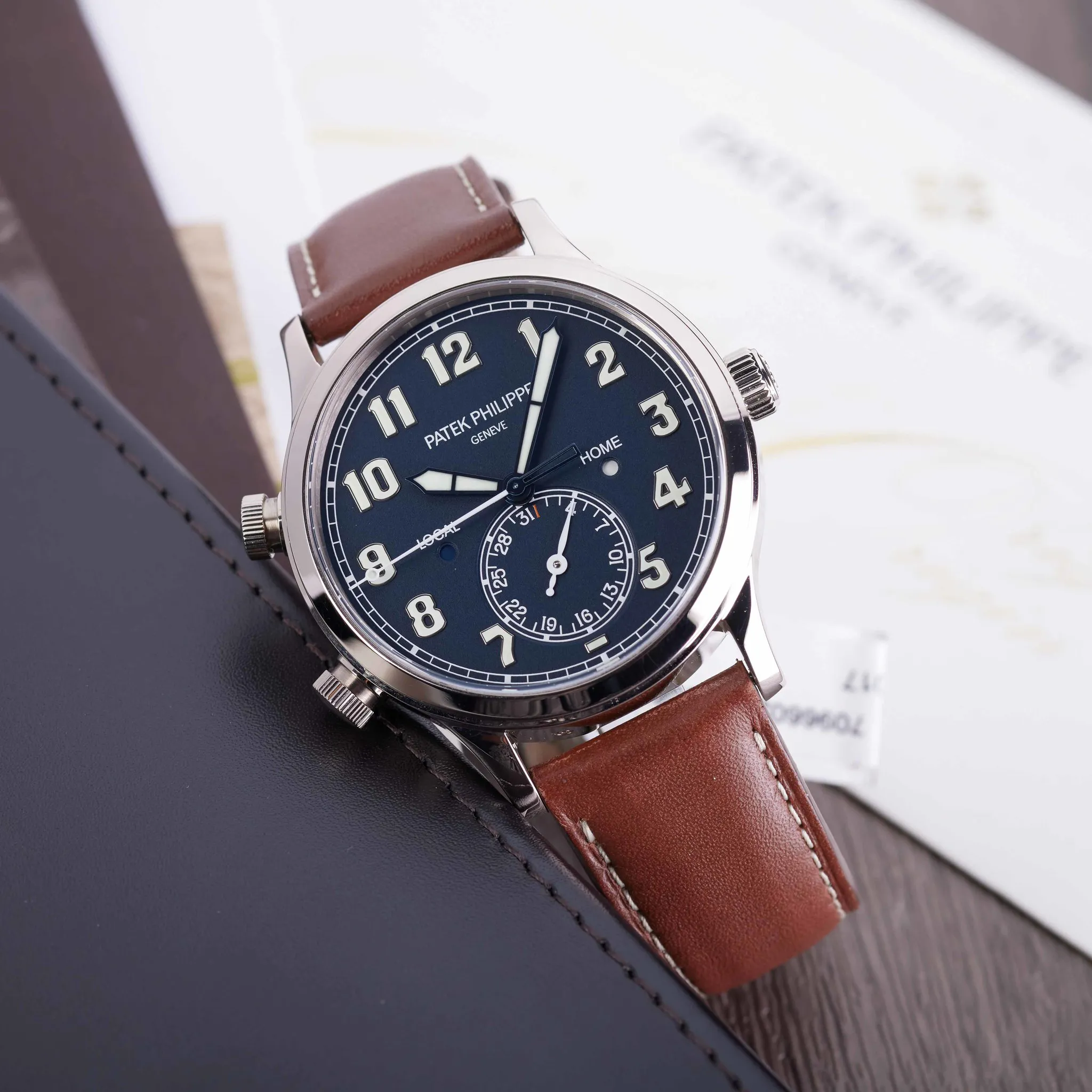 Patek Philippe Calatrava Pilot Travel Time 5524G-001 42mm White gold Blue 1