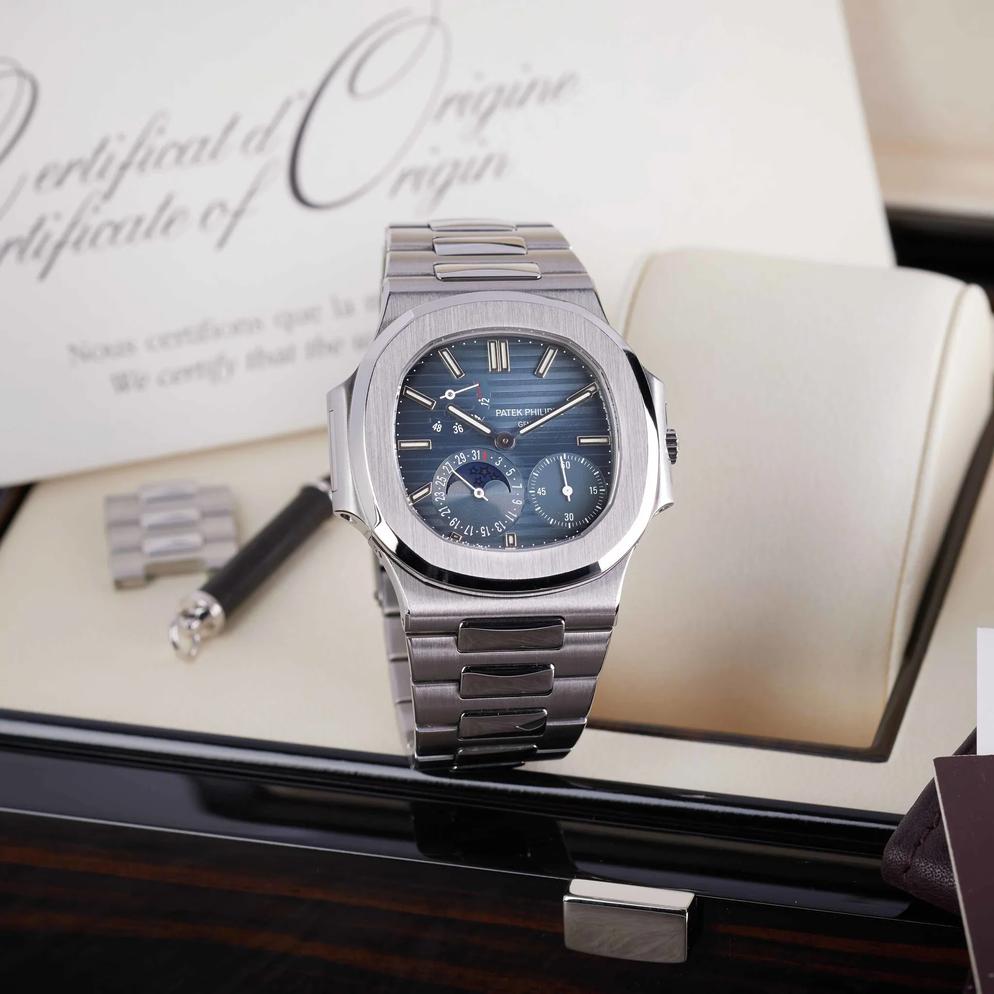 Patek Philippe Nautilus 3712/1A-001 42mm Stainless steel Blue 1